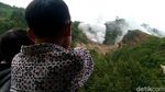 Pemukiman di Batang Ini Berdampingan dengan Kawah Aktif