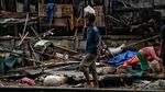 Permukiman Padat di Pinggir Rel Porak Poranda Usai Dilalap Api