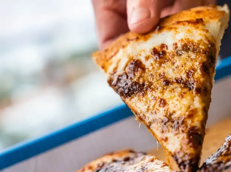 10 Pizza dengan Topping Aneh di Dunia, Pakai Durian dan Daging Kanguru