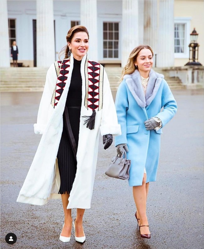 Putri Iman merupakan anak perempuan tertua Raja Yordania Abdullah bin Al Hussein dan Ratu Rania. Saat ini Putri Iman berusia 25 tahun. Foto: Dok. Instagram @queenrania