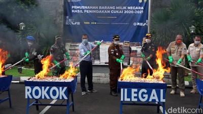 Serba Ilegal, Rokok Hingga Miras Dimusnahkan