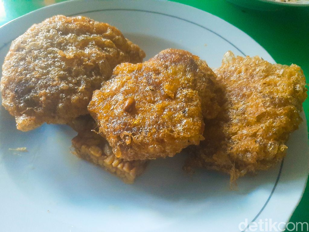 Rawon Brintik; Warung Rawon Tertua di Malang Sejak Tahun 1942