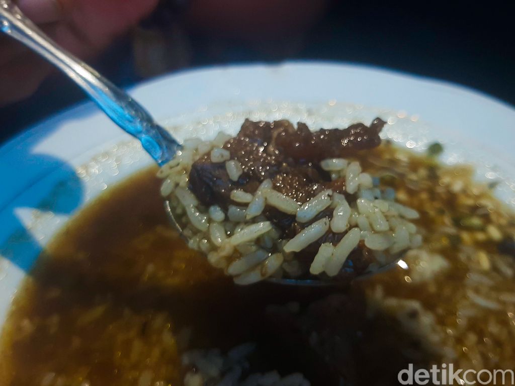 Rawon Brintik; Warung Rawon Tertua di Malang Sejak Tahun 1942