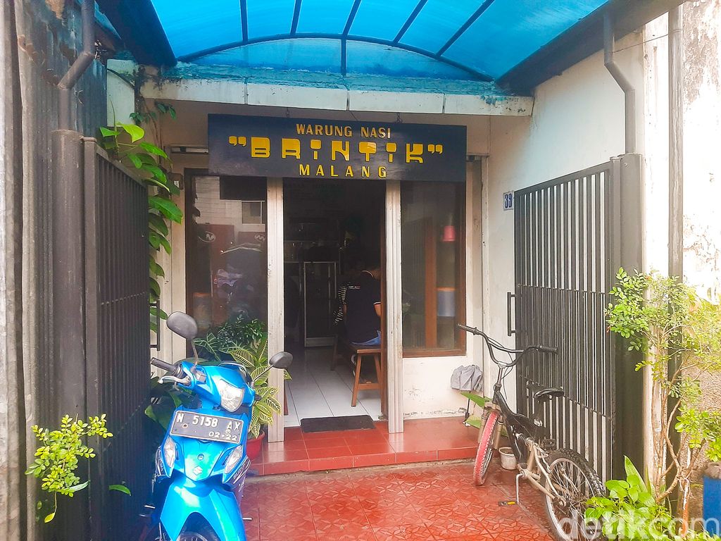 Rawon Brintik; Warung Rawon Tertua di Malang Sejak Tahun 1942