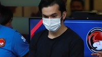 Berbeda dengan jepretan empat bulan lalu, saat Rizky Nazar diamankan oleh pihak kepolisian.  Foto: Palevi S/detikFoto