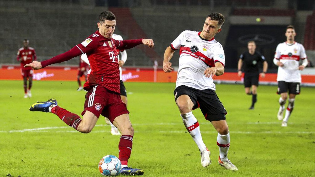 Robert Lewandowski menuju rekor baru di Bundesliga (AP/Tom Weller)