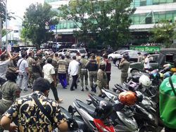 Penertiban Pengungsi Afghanistan di Depan UNHCR Medan Diwarnai Kericuhan