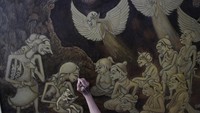 Lukisan berjudul Melahirkan Kekudusan di tengah Prahara, menggunakan media canvas dengan ukuran 145cm X 190cm. Lukisan dengan pendekatan teknik penggambaran wayang purwo tersebut narasi dari menyambut Natal saat pandemi.