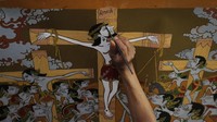 Sejak tahun 80-an dan 90-an, Petrus Herjaka telah mengisi ilustrasi berupa lukisan di buku-buku karangan dan lukisan media canvas dengan pendekatan Wayang Purwo dan Wayang Beber. 