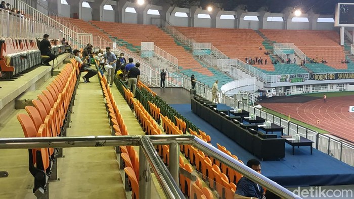 Stadion Pakansari Uji Coba Penonton