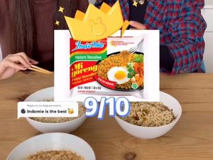 TikToker Asing Ini Kepincut Indomie Goreng, Kasih Nilai 9!