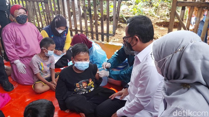 Vaksinasi Anak Jalanan di Bogor