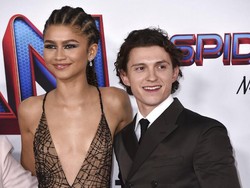 8 Foto Mesra Zendaya dan Tom Holland, Beda Tinggi Badan Sering Jadi Sorotan