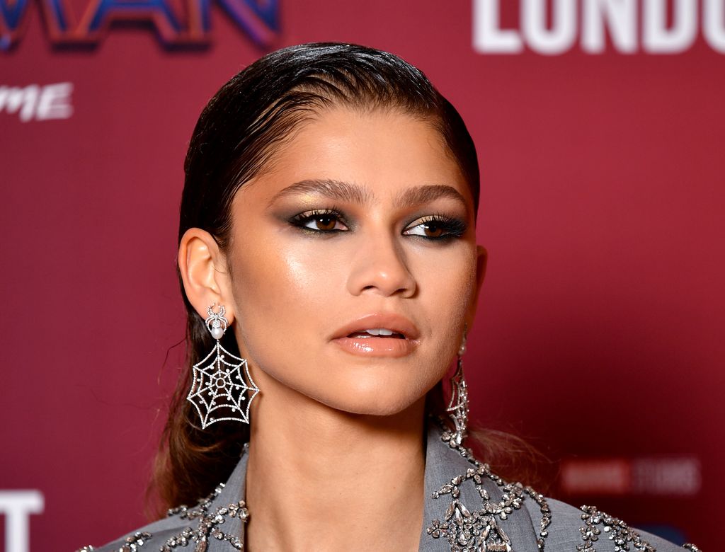 Detail Gaun Jaring Laba-Laba Zendaya yang Memukau di Premier No Way Home