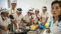 Sumber itu mengatakan bahwa belanja bahan makanan juga dilarang pada hari peringatan itu sendiri.