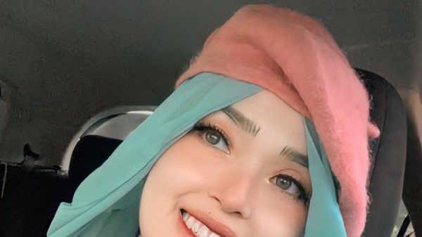 8 Potret Pegawai Negeri Cantik di Kalimantan Viral, Gaya Hijab Model Rambut