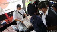 Direktorat Tindak Pidana (Dittipid) Narkoba Bareskrim Polri mengenakan pasal Tindak Pidana Pencucian Uang (TPPU) terhadap hasil kejahatan narkoba dan penjualan obat ilegal. Adapun total nilai aset dan barang bukti lainnya sebanyak Rp 338 miliar.