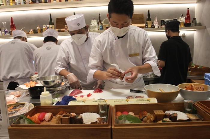 Bisnis Restoran Jepang Makin Menjamur di Ibu Kota Makanan Jepang jadi salah satu kuliner yang digemari orang Indonesia. Tak heran kini semakin banyak rumah makan yang menjajakan kuliner khas negeri sakura. Ini salah satunya.