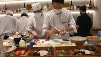 Restoran Jepang tersaji lengkap di Ibu Kota, mulai dari skala kaki lima hingga yang berkelas bintang lima. Boga Group menghadirkan brand baru restoran jepang Sushi Kaiyo ini. Mengusung konsep Izakaya yang ramah keluarga, restoran Sushi Kaiyo di Lippo Mall Puri Kembangan, Jakarta Barat.