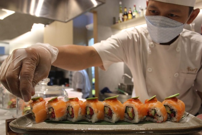 Makanan Jepang jadi salah satu kuliner yang digemari orang Indonesia. Tak heran kini semakin banyak rumah makan yang menjajakan kuliner khas negeri sakura. Ini salah satunya.