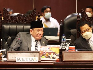 Sidang Paripurna DPD Bahas Hak Guru Honorer hingga Review UU Pemilu