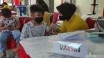 Ekspresi Anak-anak Semarang Divaksin COVID-19