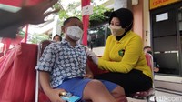 Vaksinasi anak usia 6-11 tahun di Kota Semarang sudah dimulai dengan inisiasi oleh Kepolisian Daerah Jawa Tengah. Di hari pertama ini setidaknya sudah ada 600 anak yang mendapatkan suntikan. 