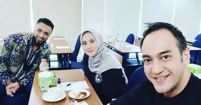 Ferry Irawan Pesona Ferry Irawan, Aktor Sinetron yang Hobi Kulineran