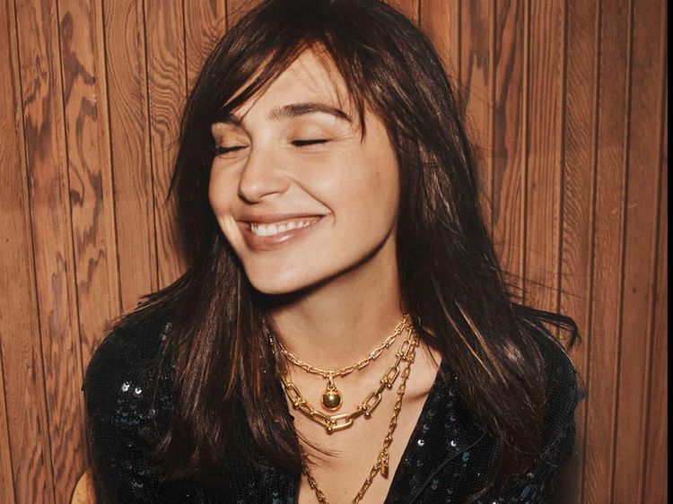 Gal Gadot Kini Jadi Juragan Makaroni Keju