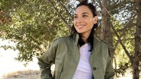Paman dan Bibi Gal Gadot selalu membawakan oleh-oleh mac n cheese instan sepulang mereka dari Amerika Serikat. (Foto: dok. Instagram @gal_gadot) 