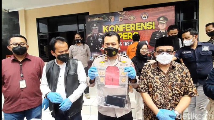 Guru ngaji cabuli santri di Tasikmalaya jadi tersangka dan ditahan