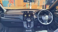 Mulai dari Black Roof Panel, Black Grab Rail, Black Sunglasses Holder, Black Upper Cabin Trim, Dark Chrome Steering Honda Logo, Black TFT Meter Cluster, Shift Panel, Steering Wheel, Audio Display & A/C, serta Inner Handle berwarna Piano Black. Foto: Luthfi Anshori/detikOto