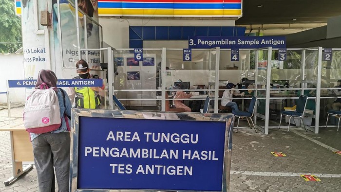 Ilustrasi tes antigen di stasiun kereta api jarak jauh wilayah KAI Daop 1 Jakarta