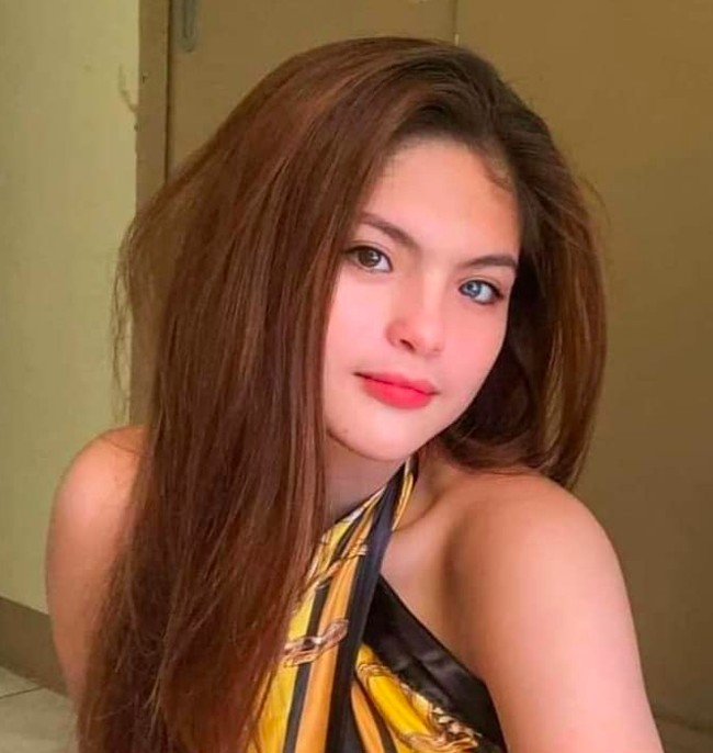 Julia Ostan menjadi viral belakangan karena video yang tersebar dianggap tidak bermoral oleh netizen. Foto: dok. Facebook