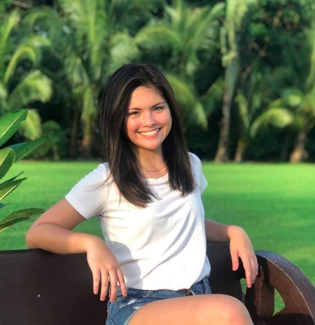 Namun seorang kenalan Julia Ostan mengklaim bahwa akun tersebut adalah palsu. Seperti dikutip dari Philnews, gadis 19 tahun itu tidak memiliki media sosial. Situasi sulit Julia saat ini kabarnya dimanfaatkan oleh orang-orang yang tidak bertanggung jawab dengan membuat akun palsu secara online. Foto: dok. Facebook