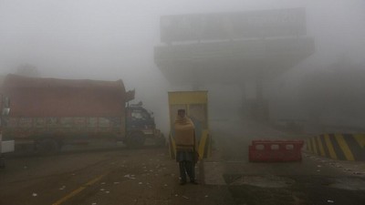 Kabut Tebal Selimuti Kota Paling Tercemar Ketiga di Dunia