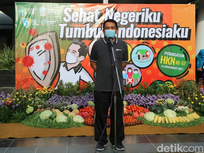 Kadinkes Jatim Dr Erwin Ashta Triyono