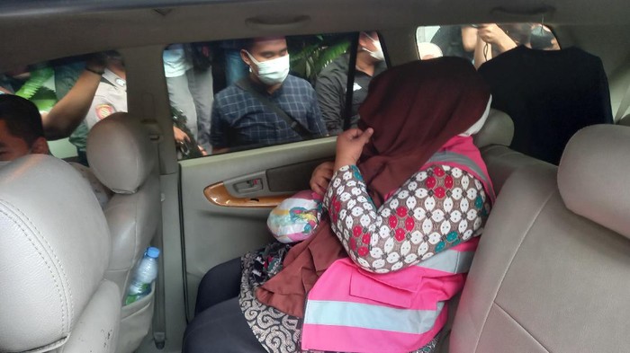 Kasi Pidsus Kejari Tangerang, Sobrani Binzar menjelaskan soal penahanan SRM di kasus korupsi pengadaan jasa cleaning servis pada satuan kerja RSUP Sitanala Kota Tangerang Tahun Anggaran 2018.