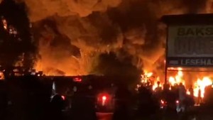 Gudang Diduga Penampungan Minyak Ilegal di Sumsel Terbakar, Polisi Selidiki