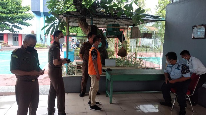 Kejari Purwokerto, Banyumas,menahan tersangka penipuan Bank Jateng, Kamis (16/12/2021).