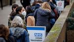 Khawatir Omicron, Warga Inggris Antre Panjang Serbu Booster COVID-19
