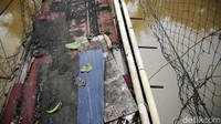 Kondisi ini berlaku di 2 ujung jembatan, baik di sisi Jakarta Selatan, tepatnya di Srengseng Sawah, maupun di sisi Depok, tepatnya di Cimanggis.