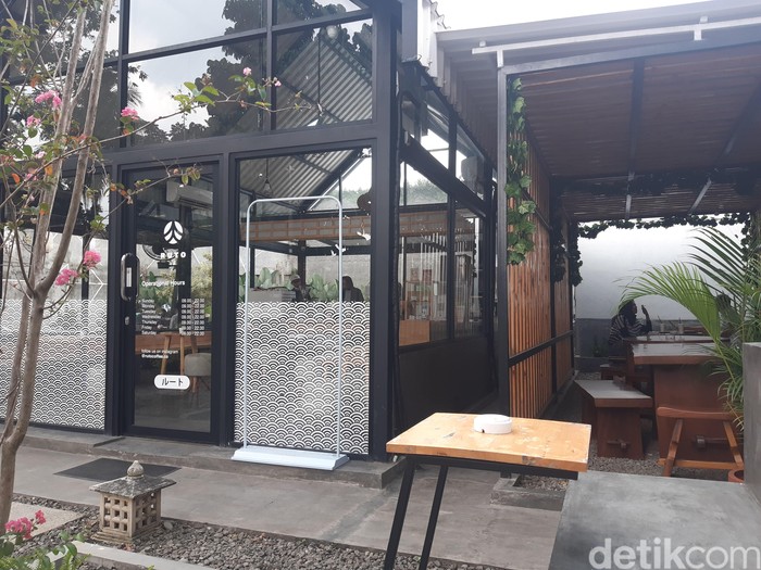 Kedai kopi di Bogor.