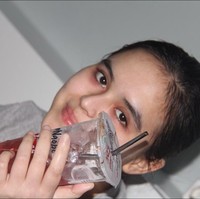 Menanggapi pernyataan Laura, Gaga pun sempat membuat sebuah video klarifikasi di akun YouTube miliknya. Gaga mengatakan bahwa tak hanya dirinya saja, melainkan Laura pun saat itu sedang dalam keadaan mabuk. Namun Gaga mengaku bahwa dirinya memang sempat mengantuk karena kelelahan. Foto: Instagram/@edlnlaura