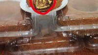 Kue bolu ini dibuat dengan campuran cokelat. Motif cokelatnya tak sengaja terbentuk menyerupai lafaz Allah SWT. Foto: Instagram/Facebook