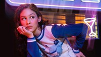 Sebelumnya Vanesha begitu lekat dengan sosok Milea. Tapi kini lewat film terbarunya, ia kembali membuktikan kemampuannya dalam berakting. 