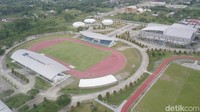Tidak hanya stadion, tempat ini juga dilengkapi oleh tempat latihan dan wisma atlet yang bisa mengakomodir 112 orang.   