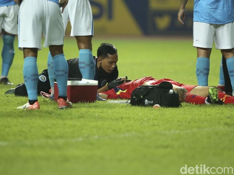 Momen Kiper Sulut United Dilarikan ke RS