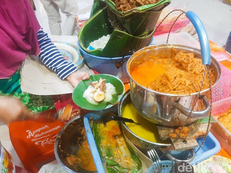 Gurih Mlekoh Nasi Ayam Bu Pini di Semarang Seharga Rp 10 Ribuan