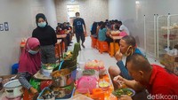 Setiap harinya selalu ramai dikunjungi pelanggan. Tempat makan di sini juga bersih, sehingga membuat nyaman. Foto: detikFood/Yenny Mustika Sari